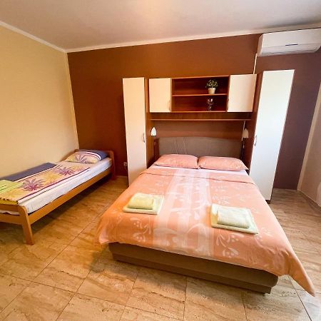 Apartmani Combaj Jadranovo Zewnętrze zdjęcie