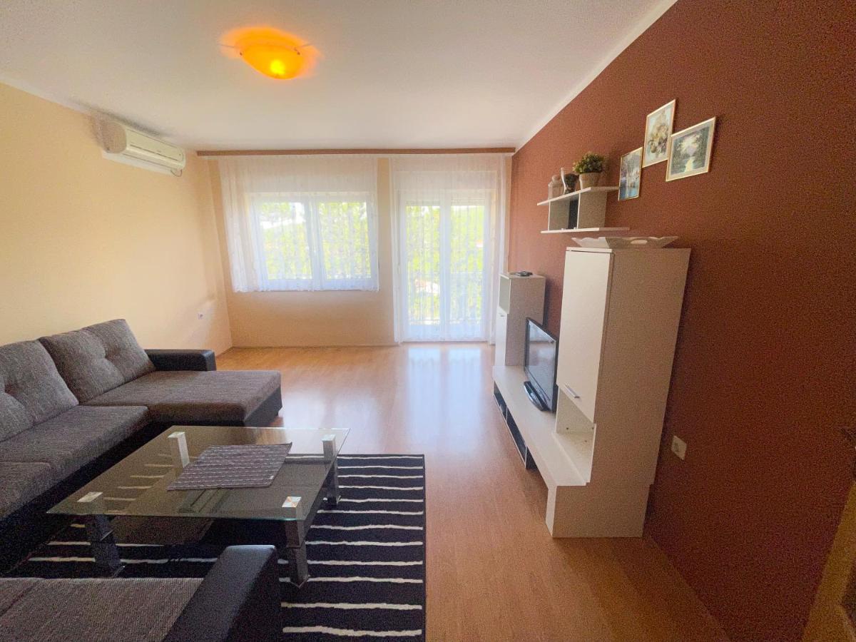 Apartmani Combaj Jadranovo Zewnętrze zdjęcie
