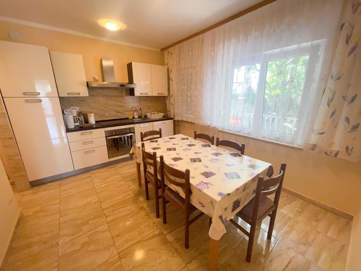 Apartmani Combaj Jadranovo Zewnętrze zdjęcie