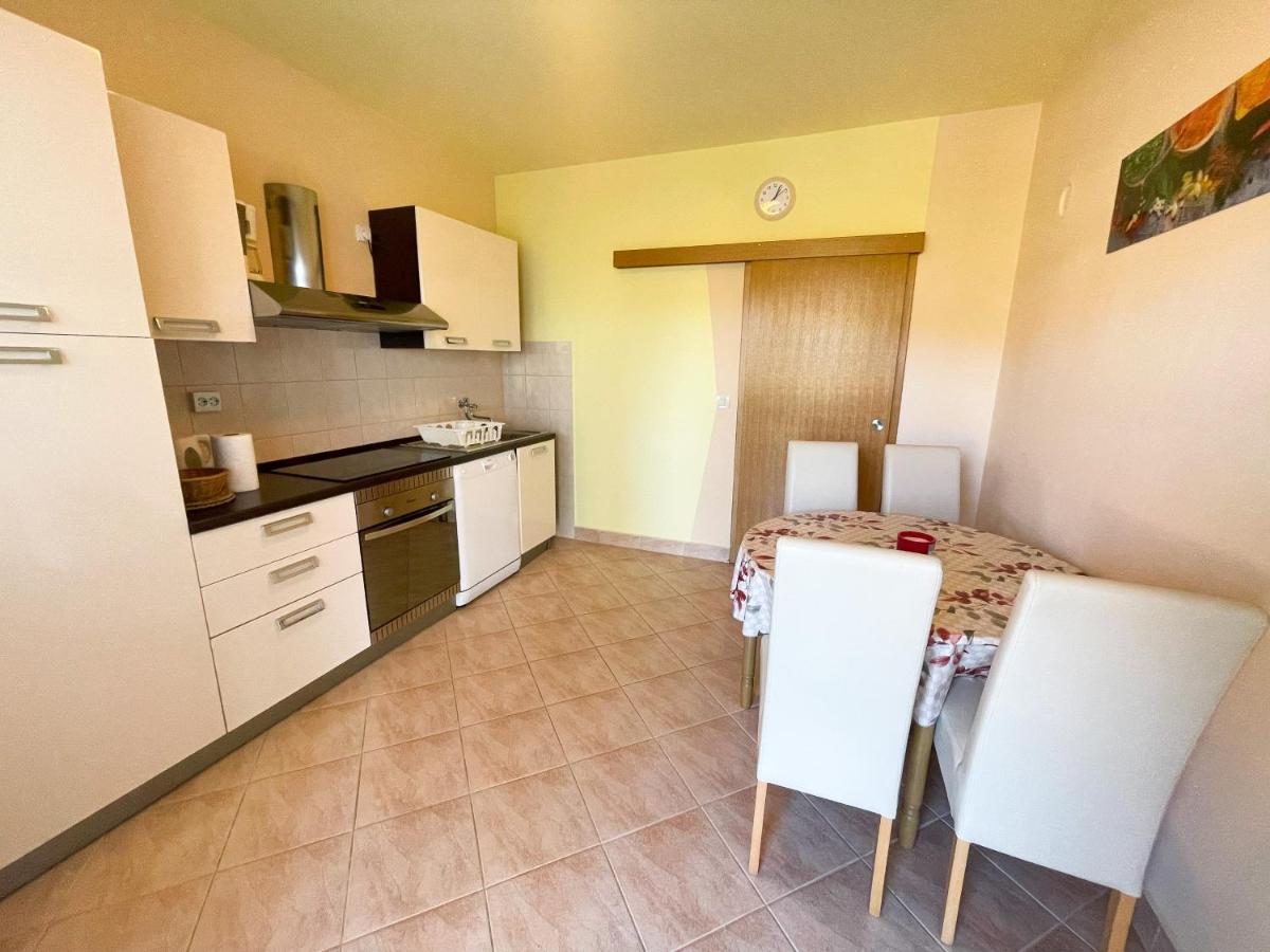 Apartmani Combaj Jadranovo Zewnętrze zdjęcie